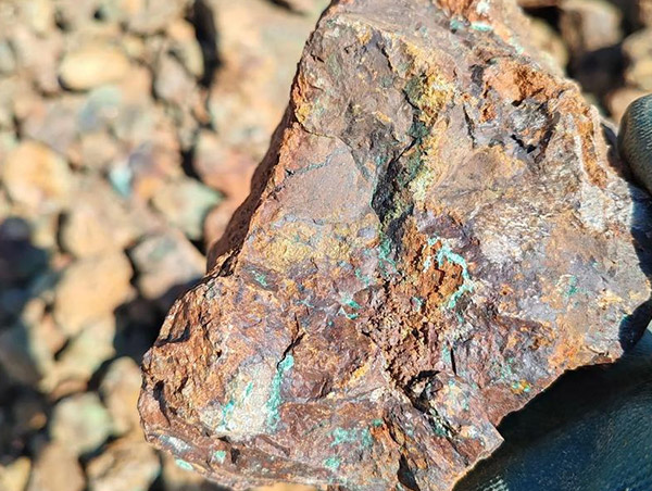 Mineral de cobre oxidado