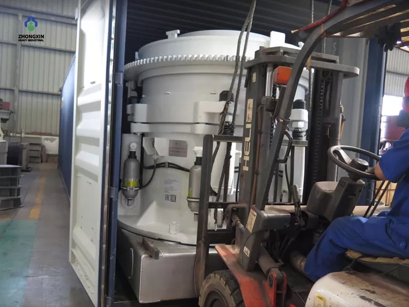 Embalaje seguro de chancadora de cono multicilindro para transporte marítimo