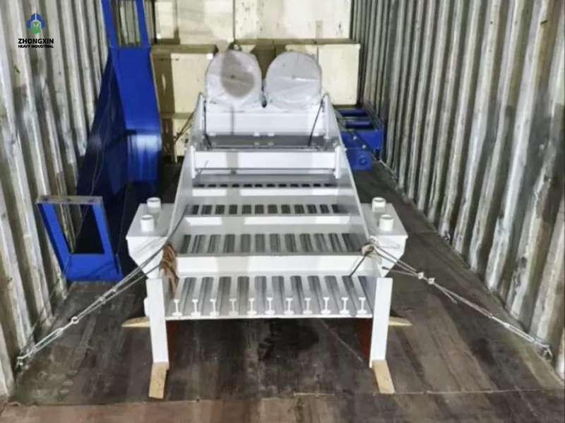 Alimentador vibratorio serie GZT asegurado sobre camion para transporte