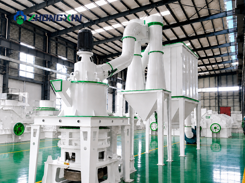 Vista general del taller de fabricación avanzada de Jiaozuo Zhongxin Heavy Industry para molinos de micro polvo HGM.